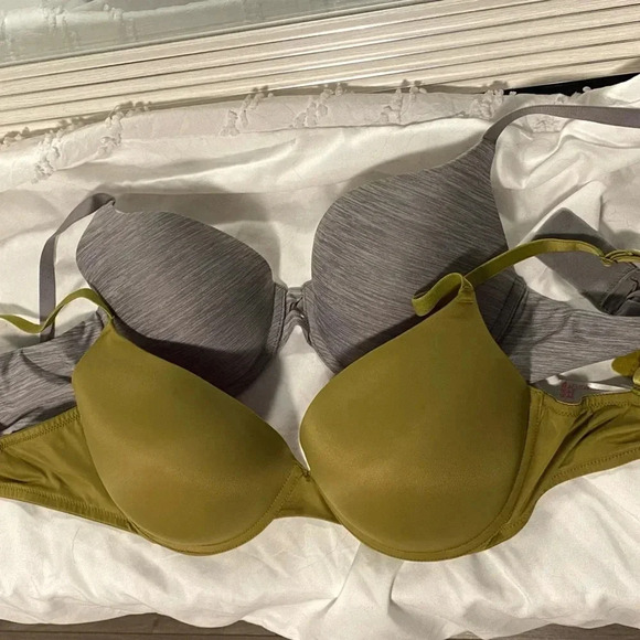 Victoria Secret | Bra bundle - 2 Bras - 34D & 34DD - Picture 1 of 4